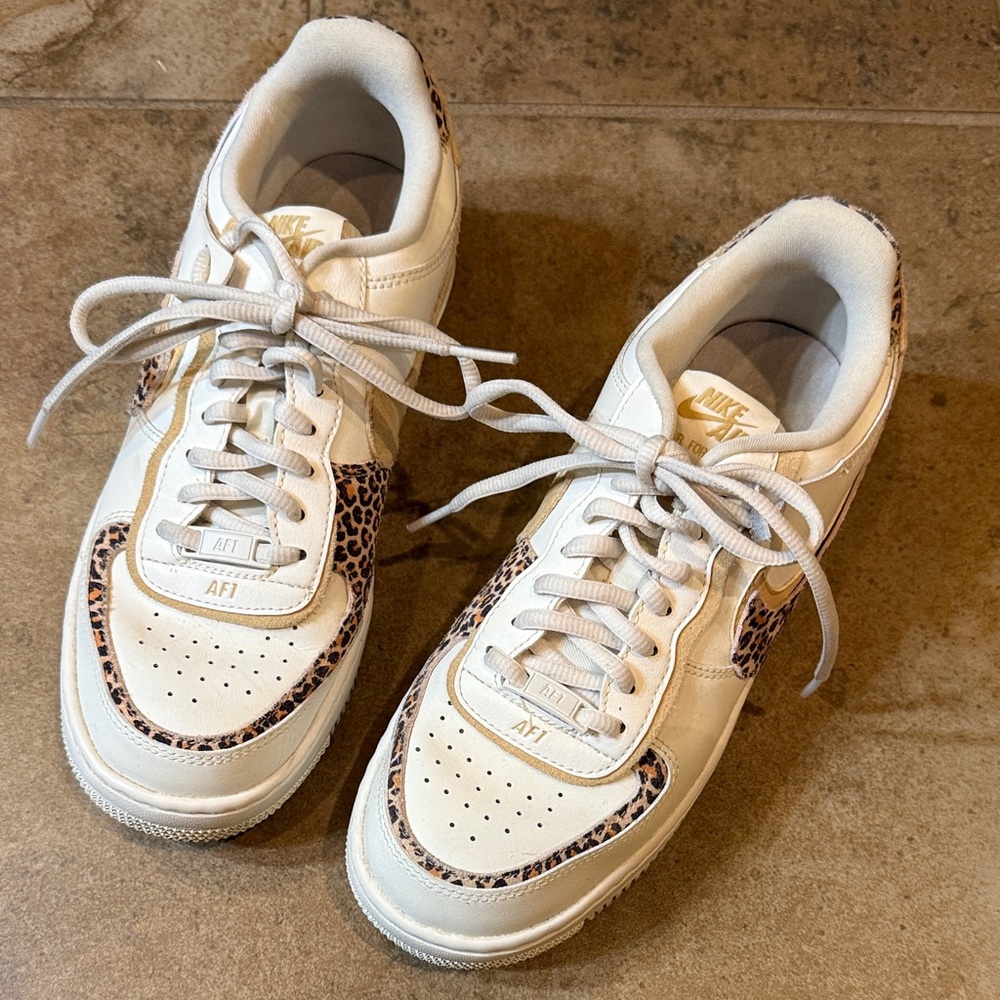 Nike Women's Cream and Leopard Accent Sneakers Air Force One AF1